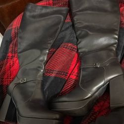 Size 10 Women’s Boots