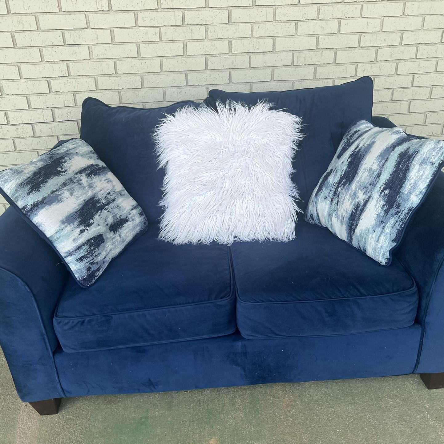 Matching Sofa & Love Seat 