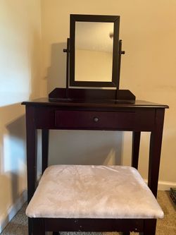 Dress table
