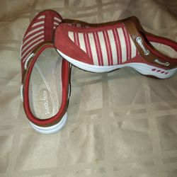 Women's Easy Spirit Mules Red White Brown Canvas Leather Size 7.5