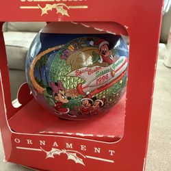 1994 Disney’s Christmas Collection  Set Of Four