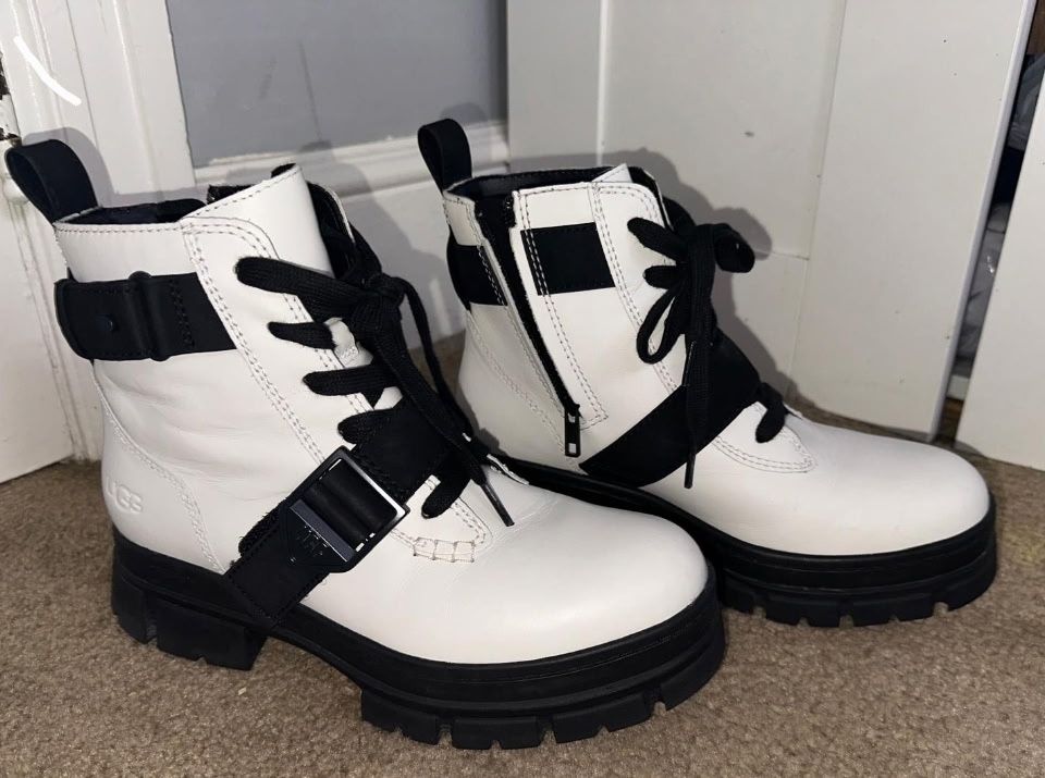 White Ugg Boots Size 8 In Women