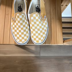 Women’s checkered Vans