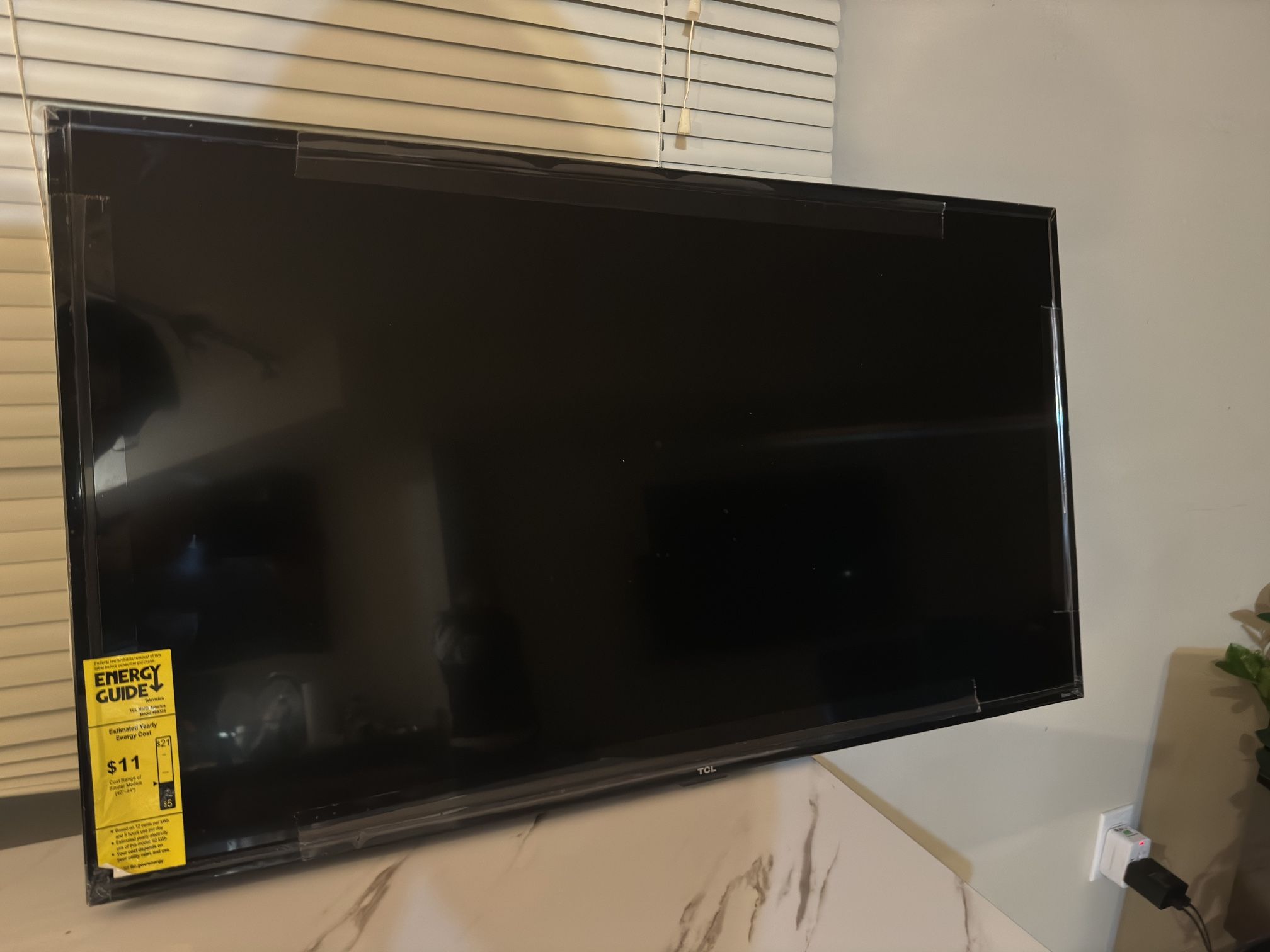 40 inches TCL Roku Smart TV FHD