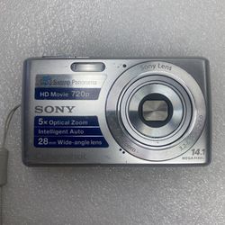 Camera Sony Cyber Shot DSC-W620 5x Optical Zoom 14.1 MP W/Battery Only