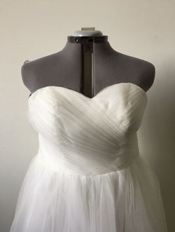 Brand New Custom Made Ivory Tulle wedding / quinceañera dress