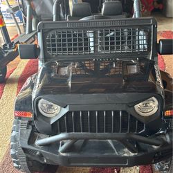 Black Motorized Toddler Jeep