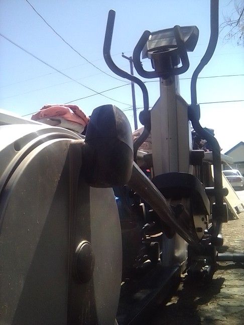 True Fitness Elliptical Trainer 100$ OBO