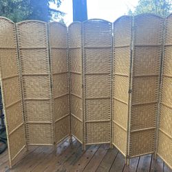 Folding room divider rattan/wicker