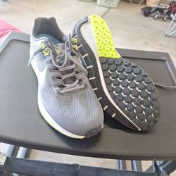 Men's Size 14 Nike Zoom Structure 21