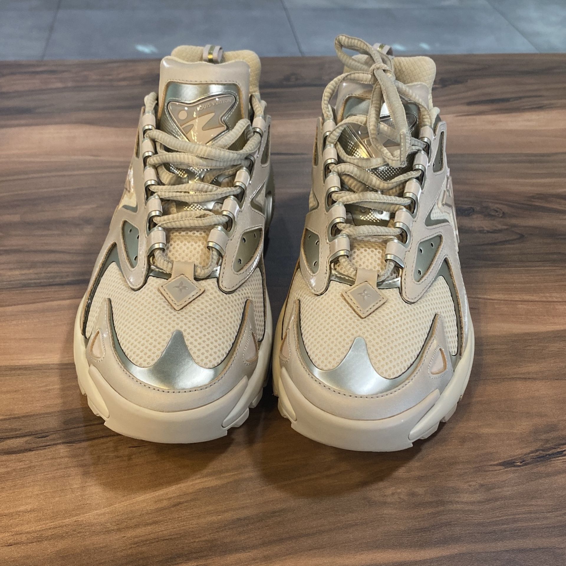 Sneaker LV Runner Tatic