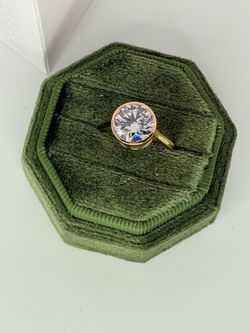 3.0 brand new  bezel lab diamond ring in 18k yellow gold setting