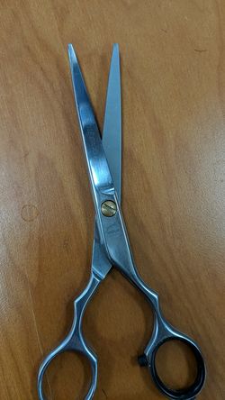 Very sharp scissor