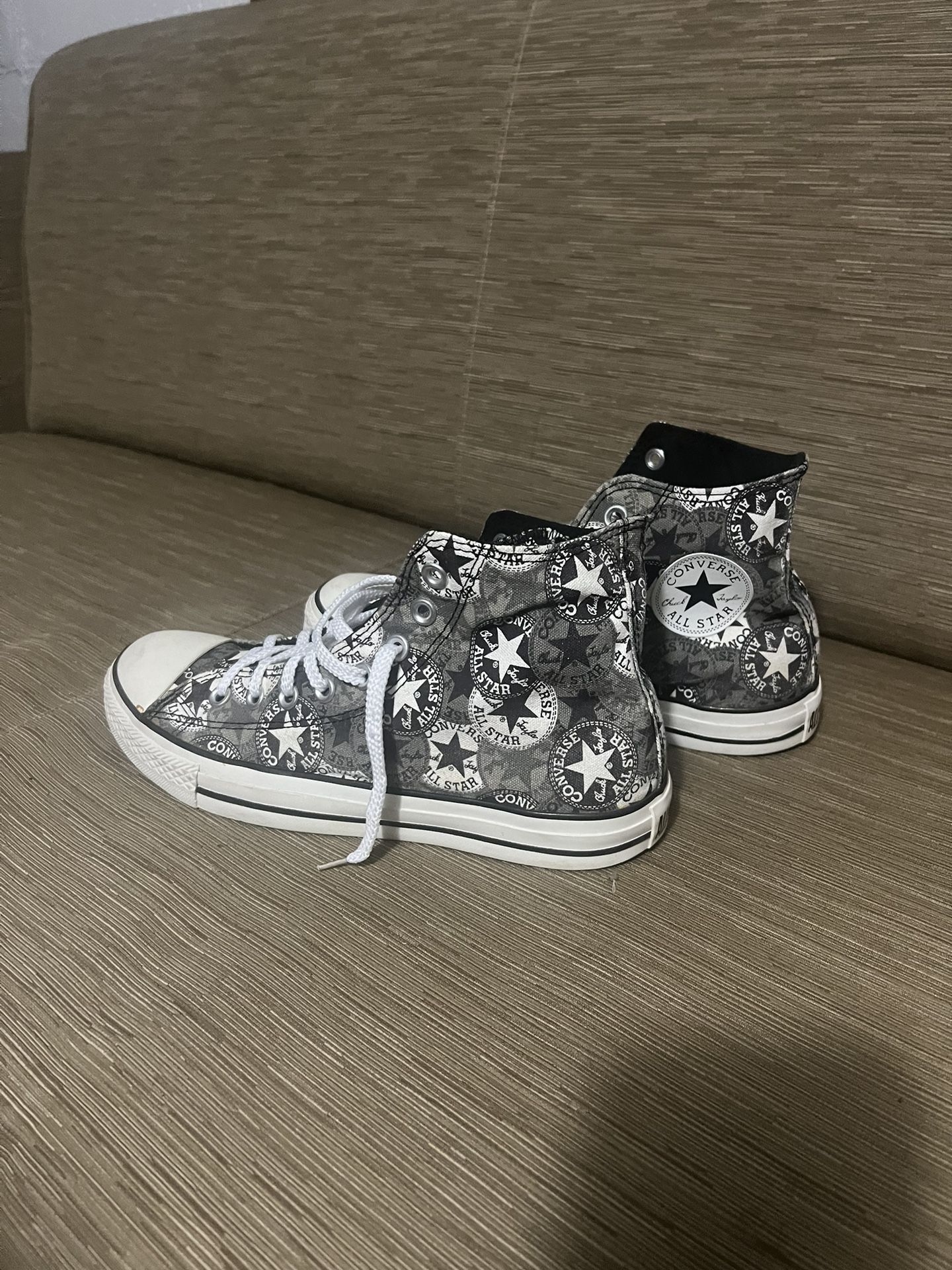 Converse All Star Size 8 Pick Up Only