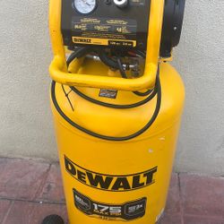 Dewalt Compressor 175 MAX  PSI 80%QUIETER 26 GALLON #DXCMSAC260