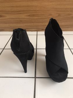 Jessica Simpson black peep toe booties