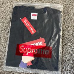 Brand New Supreme T-shirt -Medium