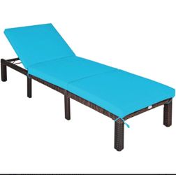 Paito Wicker Chaise Lounger with Adjustable Backrest and Cushion