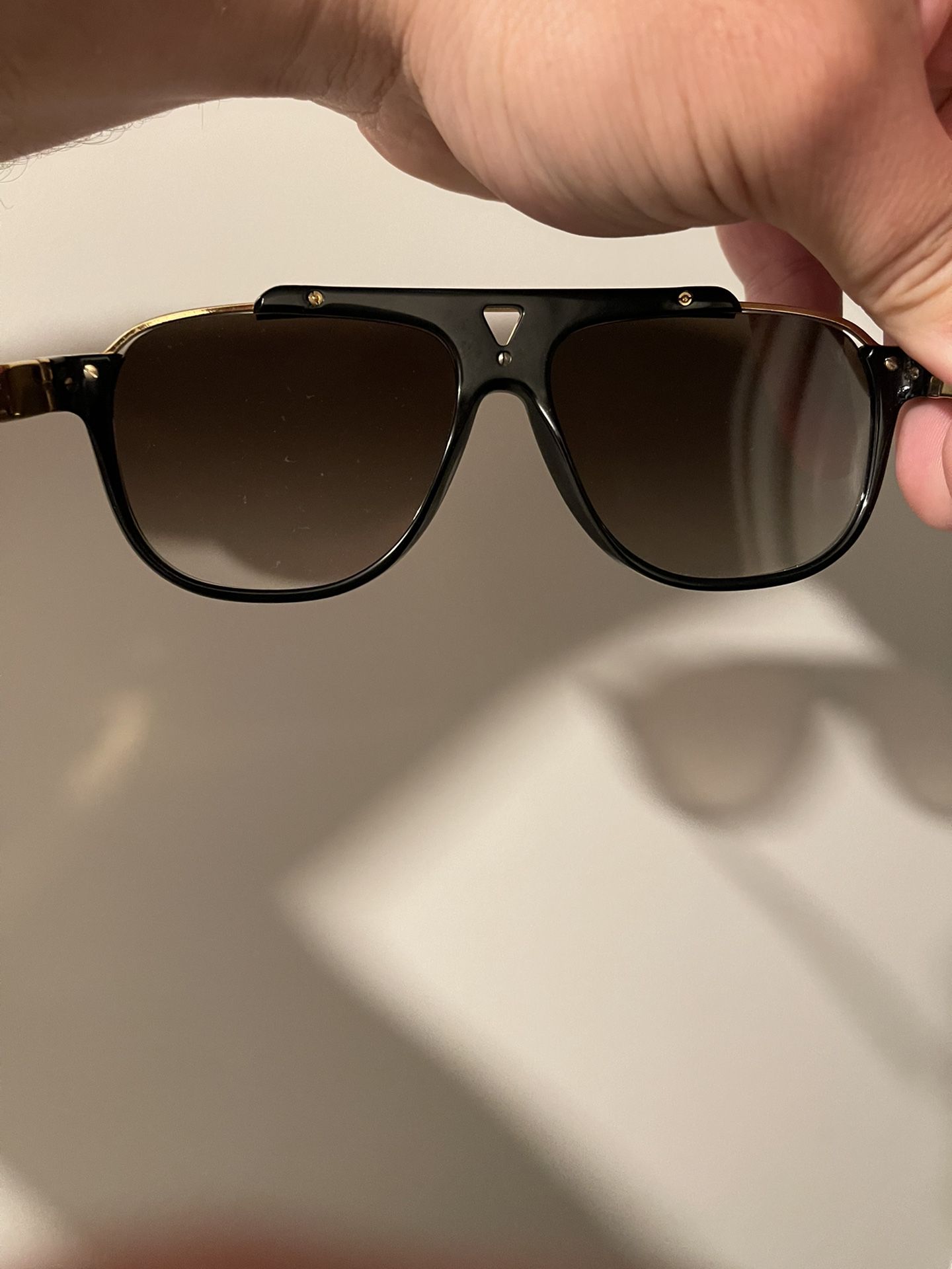 Sunglasses Louis Vuitton Black in Metal - 27644158