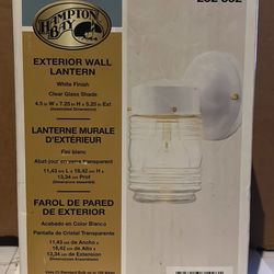 HAMPTON BAY EXTERIOR WALL LANTERN