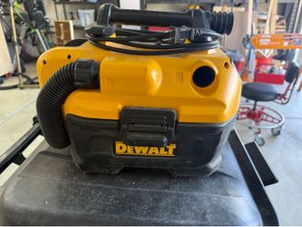 Dewalt portable vac 20v/110v