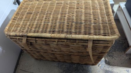 FREE! Wicker Storage Trunk with Lid, Handles