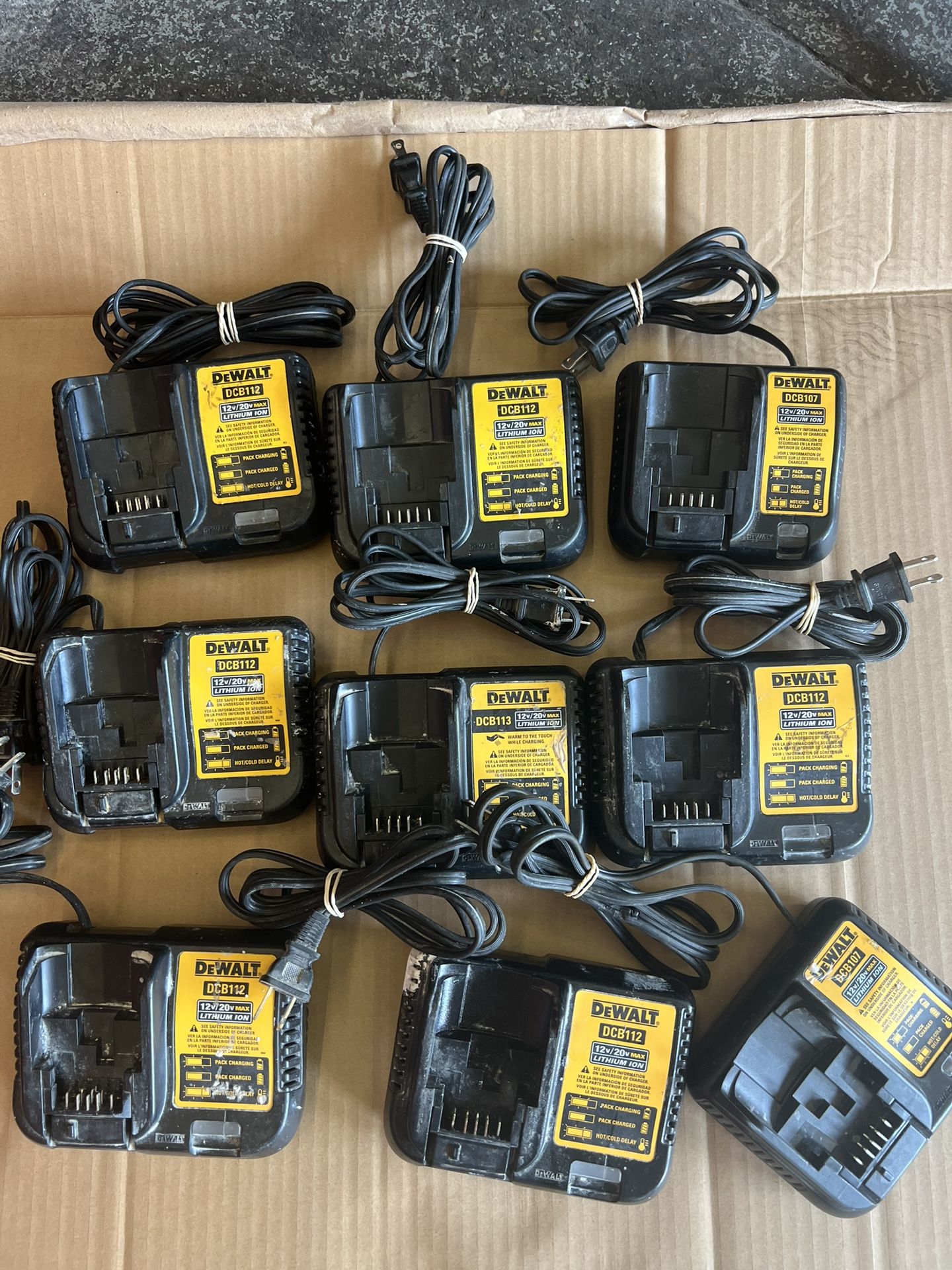 DEWALT Charger