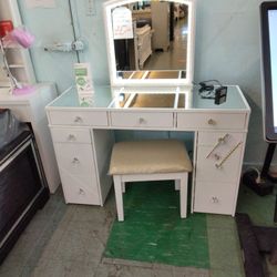 💥 Vanity With Stool 💥