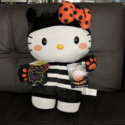 Hello Kitty Halloween Bandit Greeter
