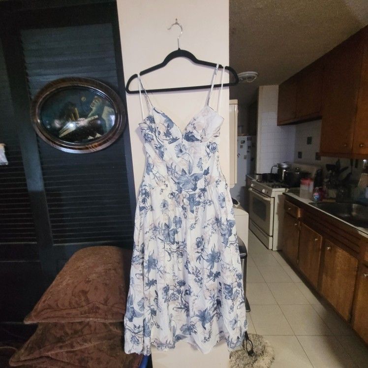 NWT STORIA SUPERCUTE SUNDRESS!