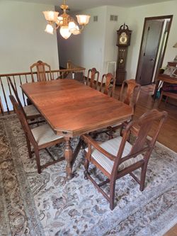 Wood Dinning Room Table with 7 Chairs