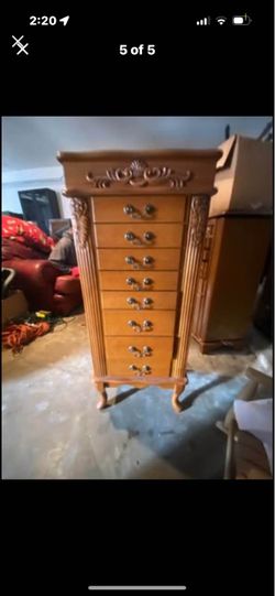 Tall jewelry box