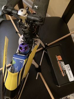Blade 450 RC Helicopter. New battery in box. Extra battery