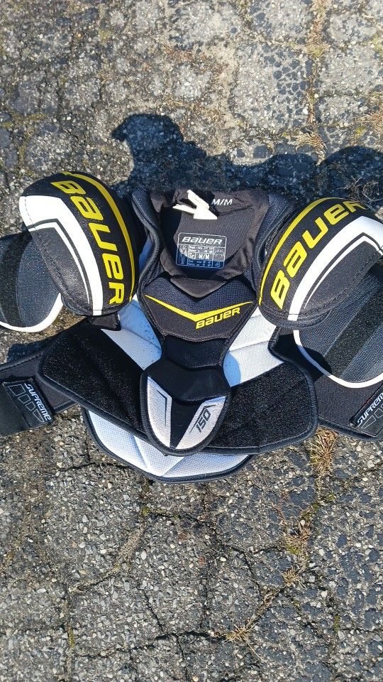 Bauer Shoulder Pads