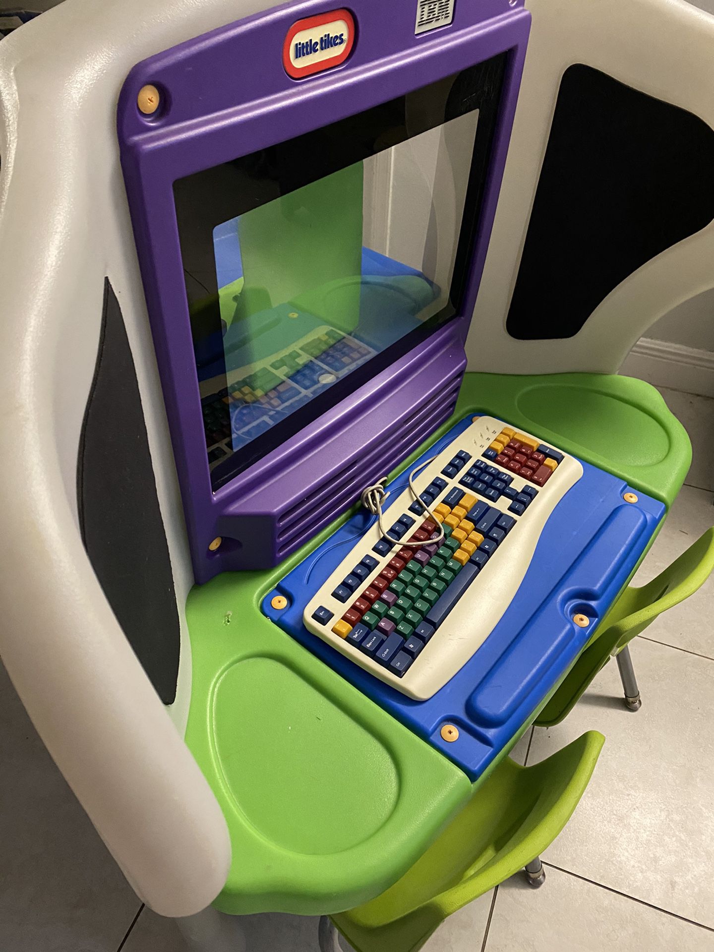 Computer Desk ( Little Tikes) for children’s age 2yrs-7yrs old
