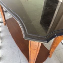 Dining Table With Chairs And Entrance 