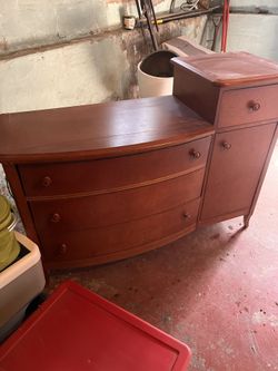 Baby Or Child’s Wood Dresser Changing Table Dresser