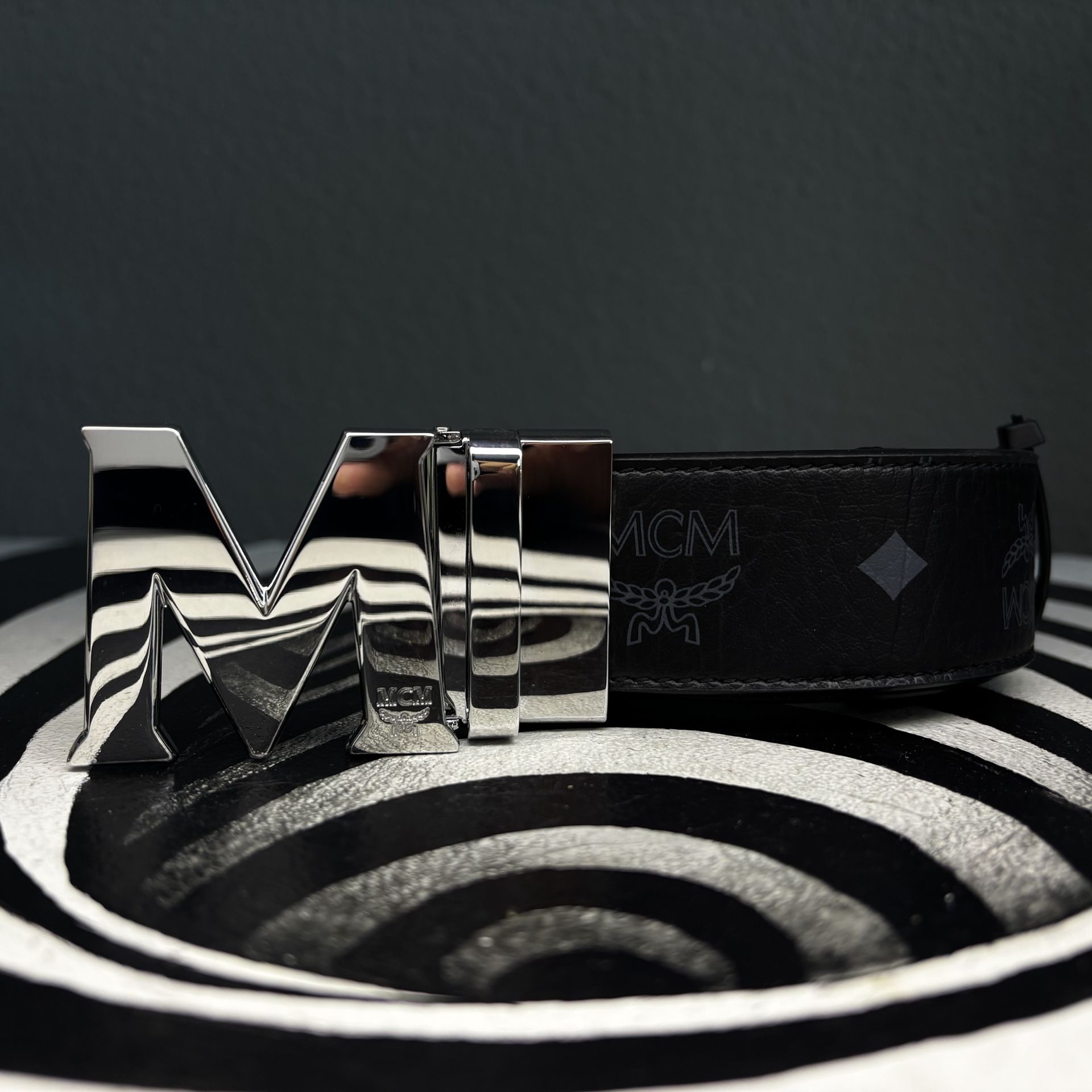 Men’s Silver/Black Luxury Belt | Size 32/80