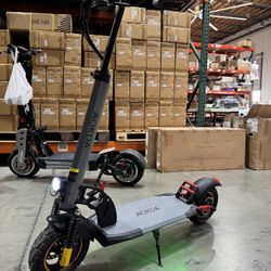 Folding electric scooter