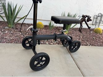Knee walker / knee scooter folding