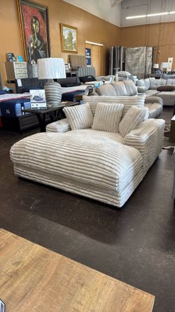 Oversized Chaise Lounge