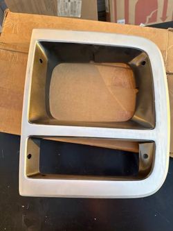 NEW Driver Side Headlight Bezel Trim Silver - 92-96 Chevy G20 G30 GMC Van