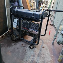 Generac 5000 Watt Gas Generator.  6250 Max Surge  10 Hp Tecumseh Engine