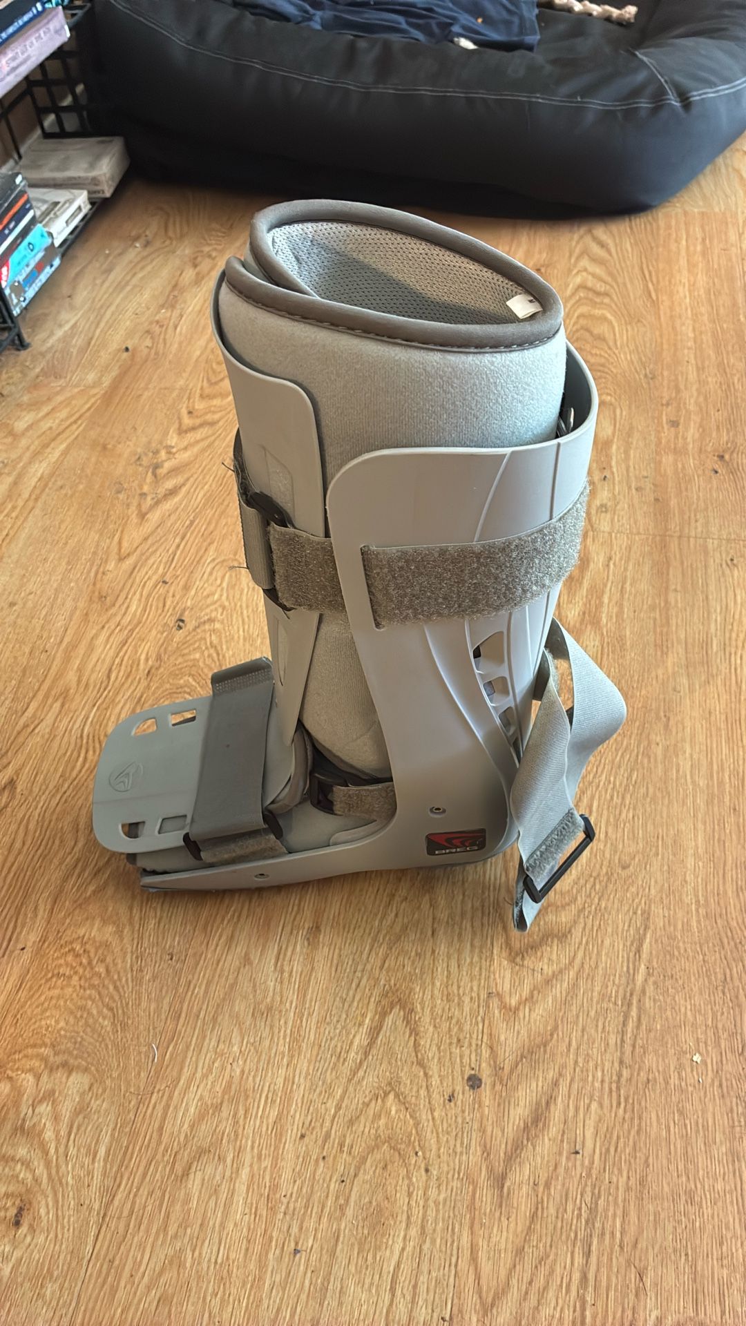 Breg Air Pump Ankle Medical Boot Walking Cast Foot Injury Brace - Size MEDIUM