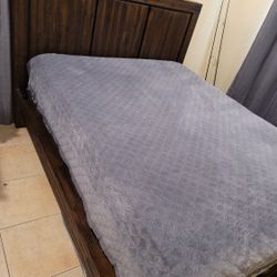 Selling QUEEN Wooden Bed Frame Only