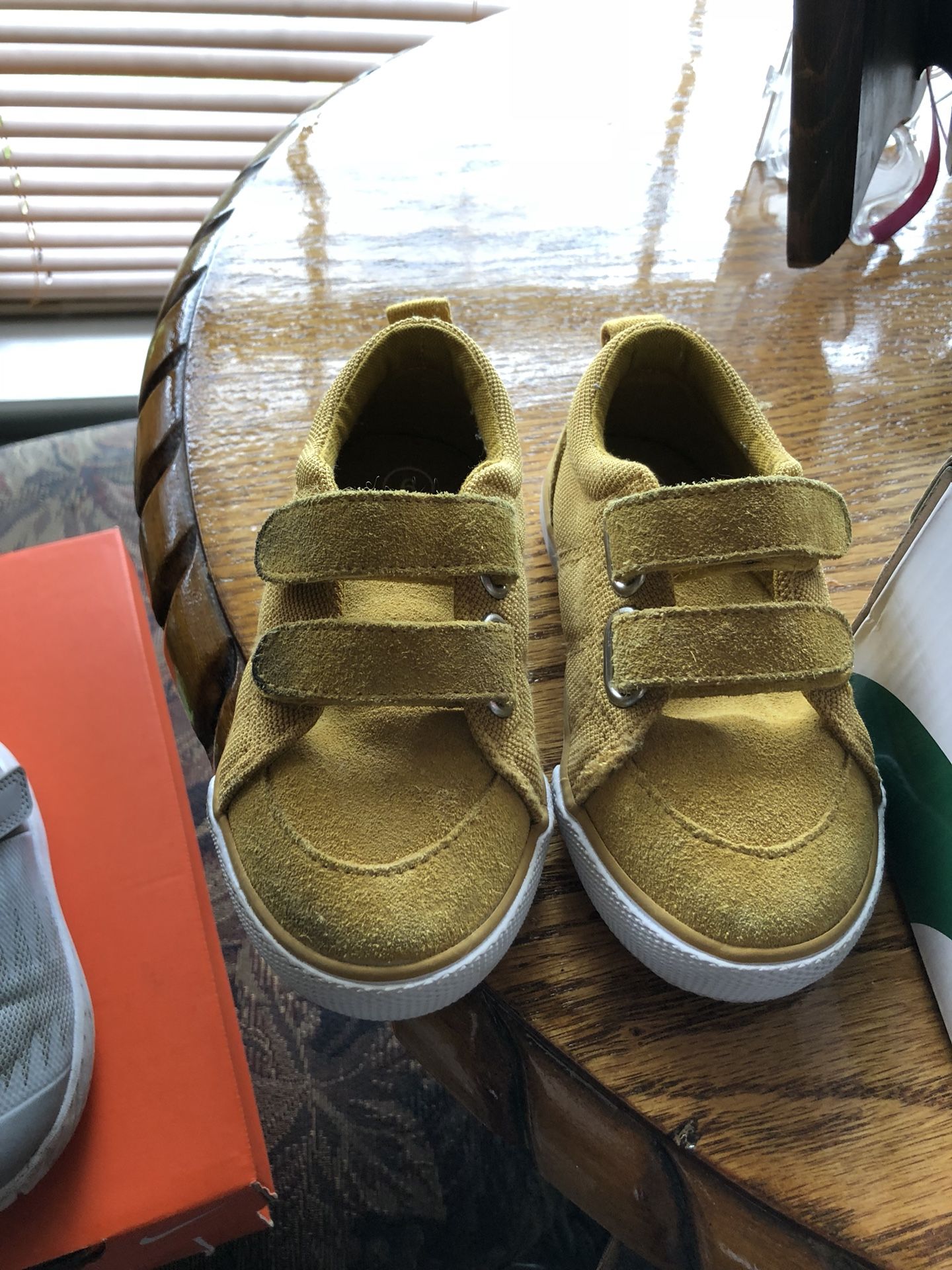 Toddler shoes