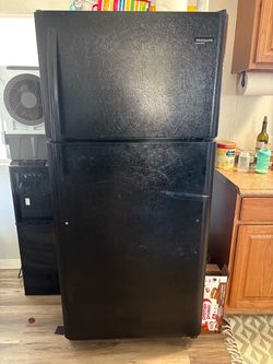 Frigidaire Black Top-Freezer Refrigerator