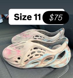 Yeezy foam runner size 11