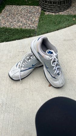 GOLF SHOES