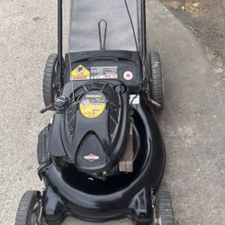 Yard Machines Push Mower Perfectly Working Condition Tested Before Buy It. 6.50hp. 190cc.    150$$ Cash 
